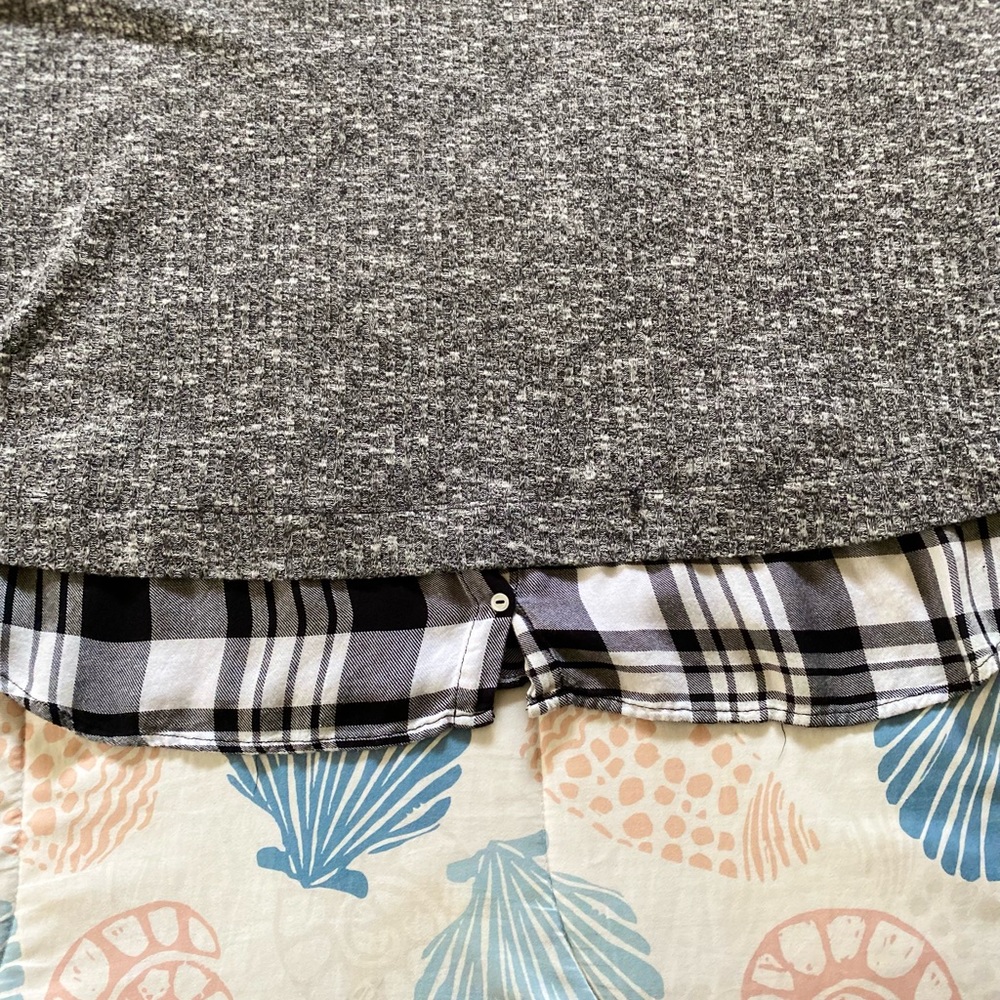 EST 1946 Women’s Shirt, 22/24 - Picture 5 of 6